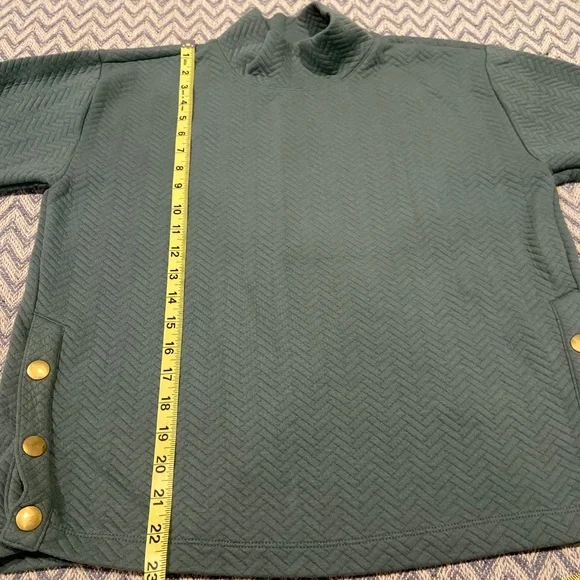 J. Crew Herringbone Quilted Mockneck Sweatshirt – Sage Green – Size Small - Picture 5 of 9
